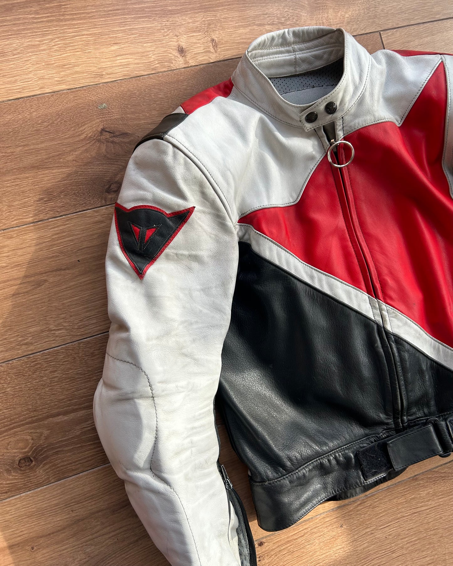 dainese black white & red leather logo set (S).