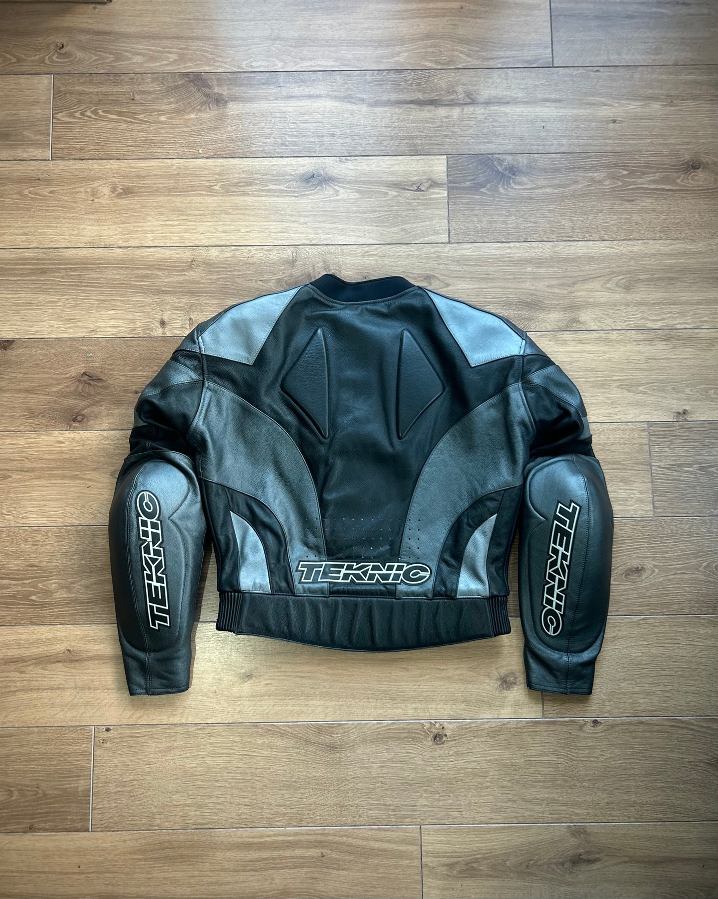 teknic black & grey leather biker jacket (M).