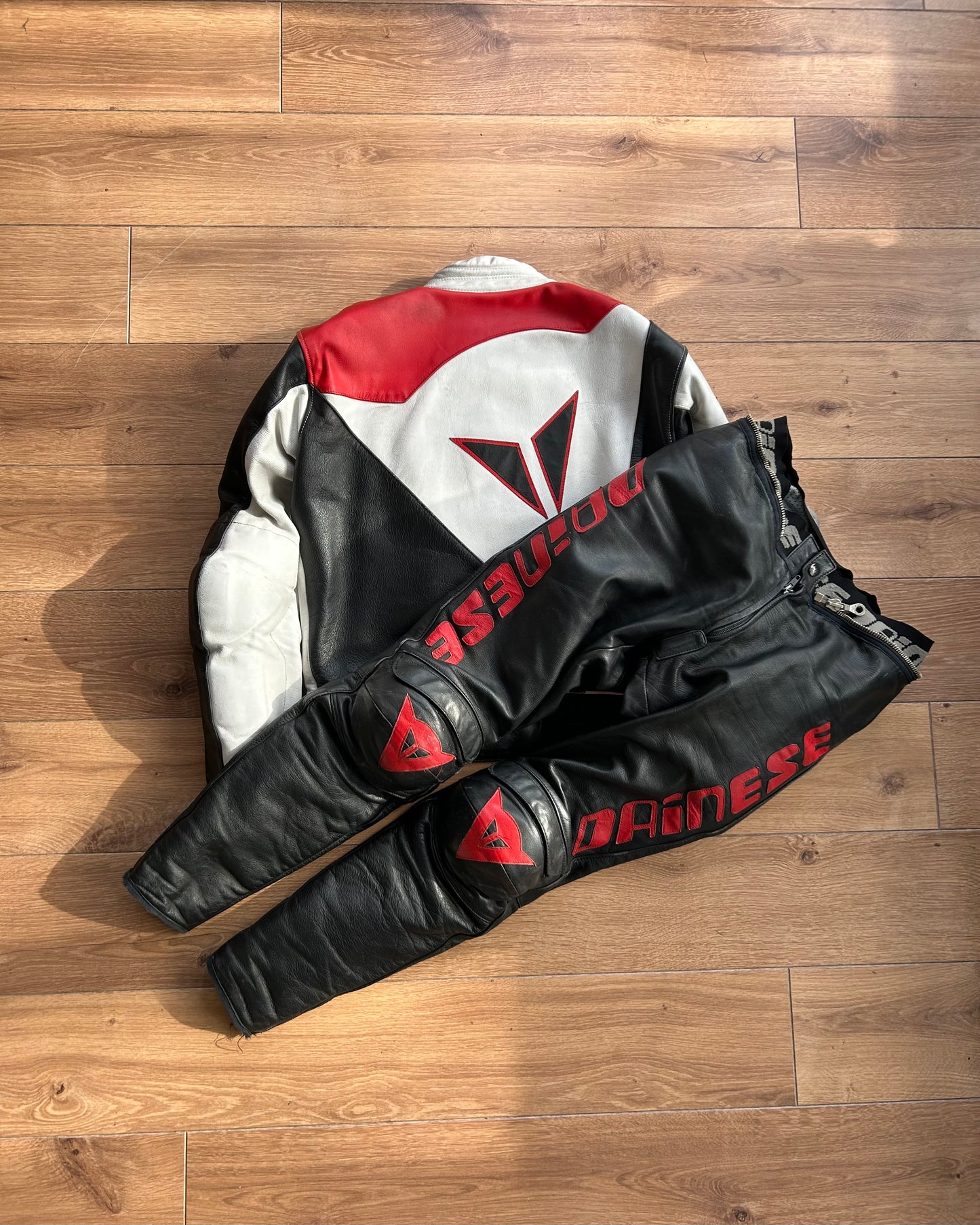 dainese black white & red leather logo set (S).