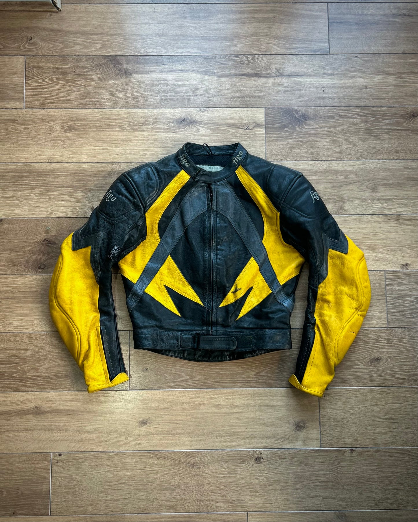 figo uk black & yellow leather padded biker jacket (S).
