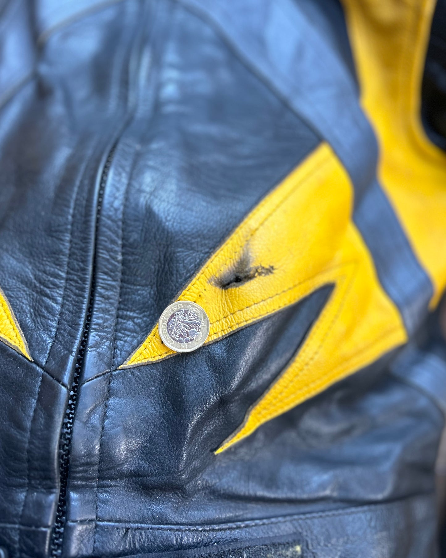 figo uk black & yellow leather padded biker jacket (S).