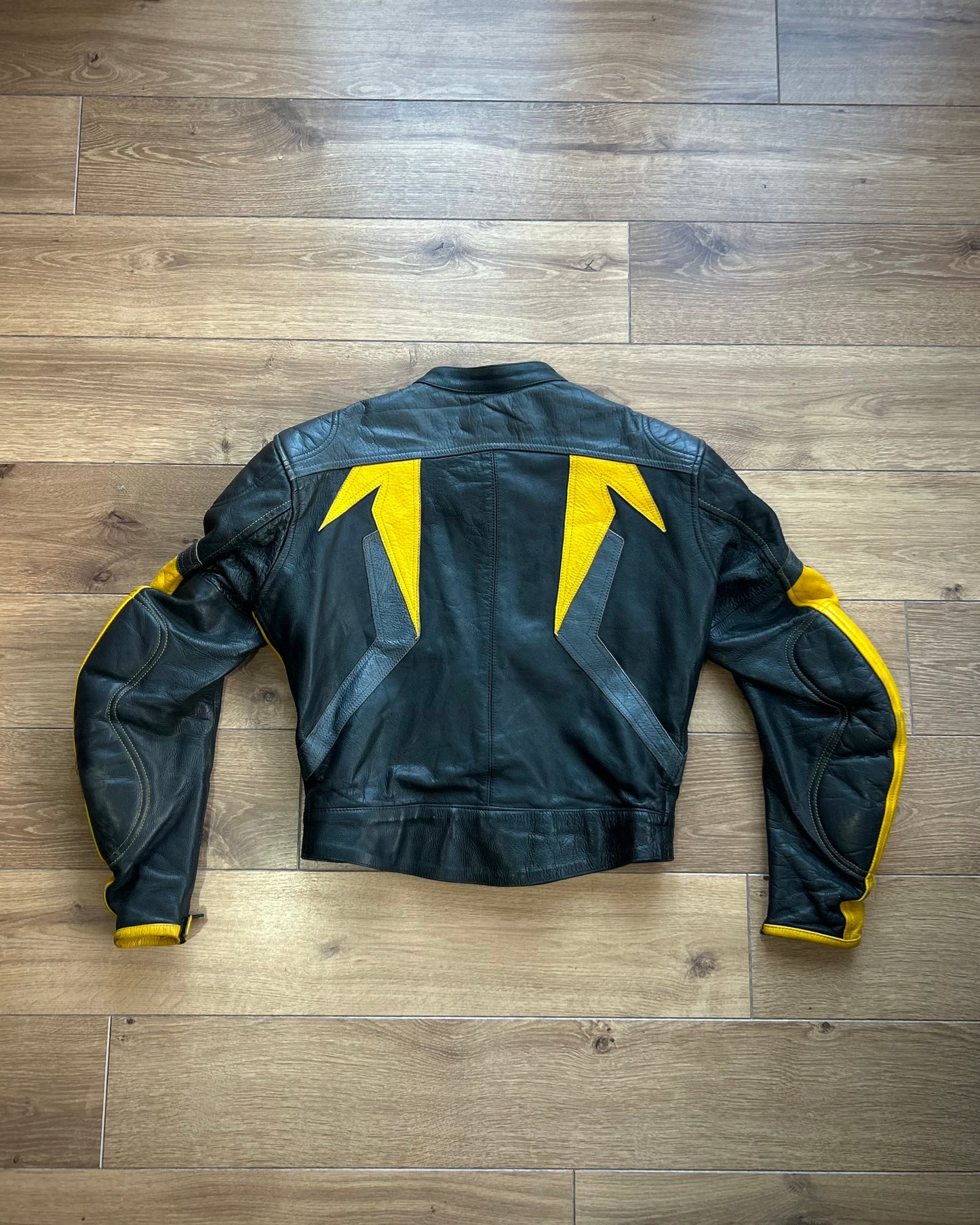 figo uk black & yellow leather padded biker jacket (S).